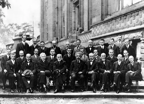 Einstein vs. Bohr por la accion fantasmal a distancia