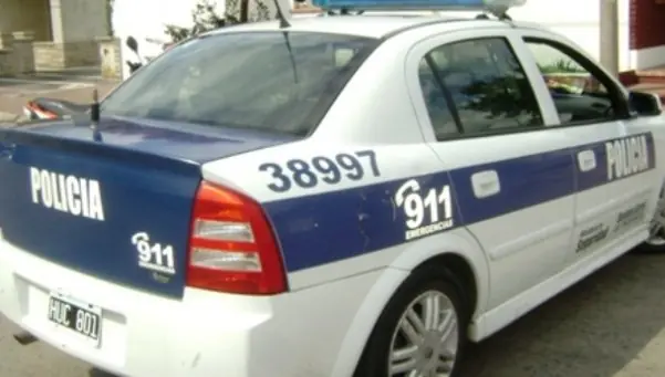 Degollaron a una mujer policía arriba de un colectivo en Mo