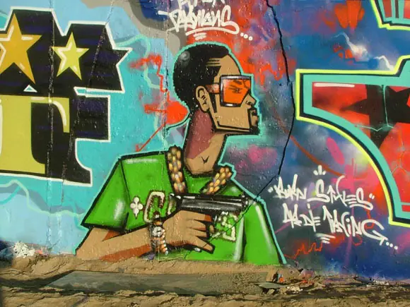 Creativos Ejemplos de Graffitis