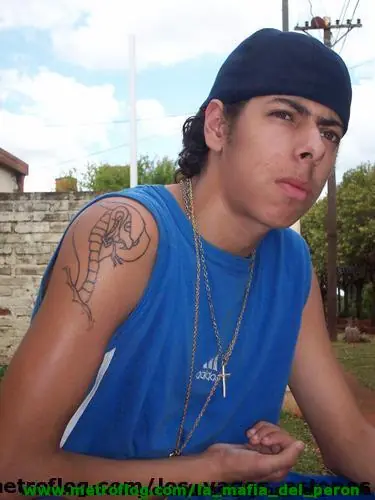 pare a un ladrón hace 1 hora y te lo cuento