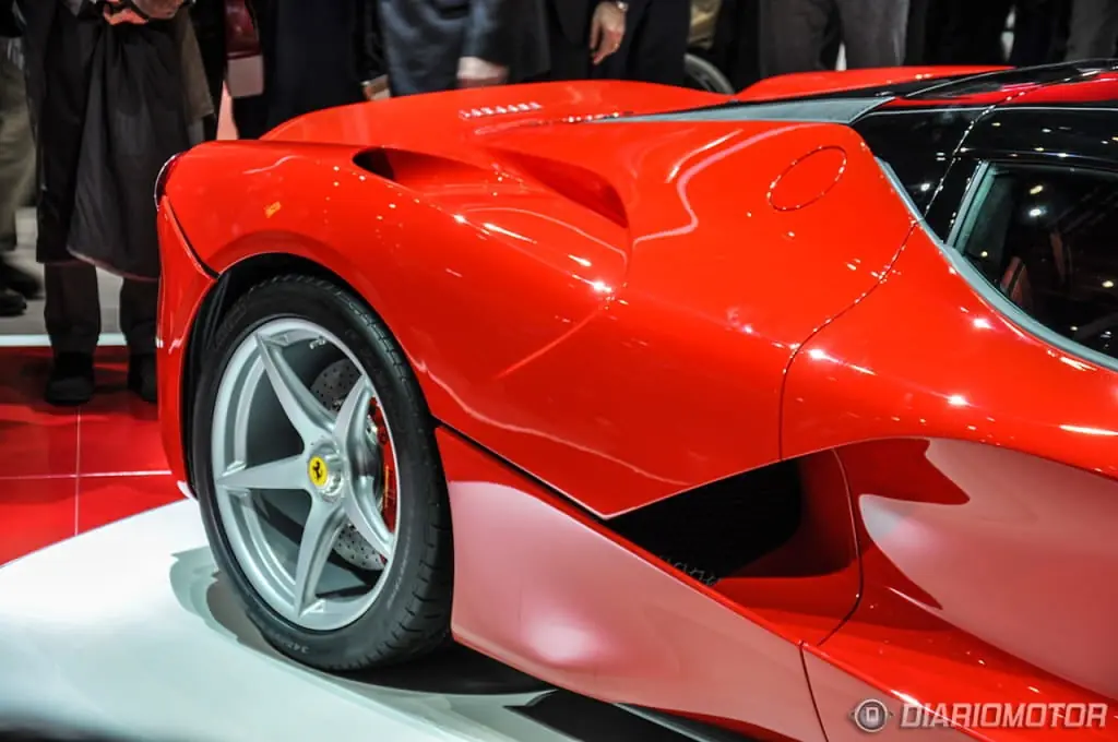 Un Ferrari F12 Berlinetta bien vale el derecho