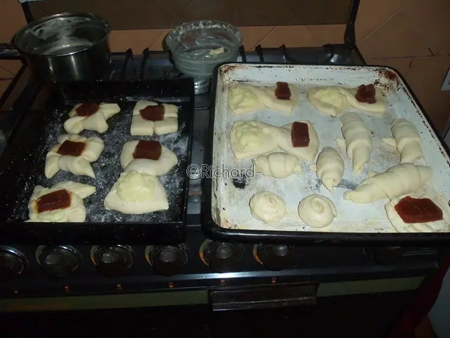 Medialunas, palmeritas, facturas y mas! Todo en este crap!