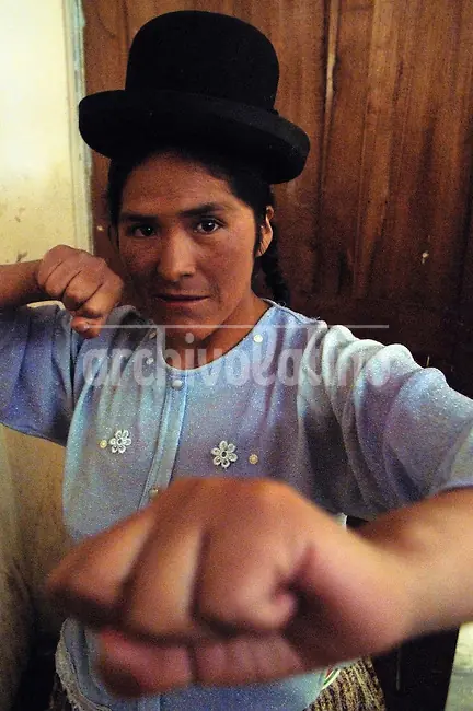 bolivianos extraos