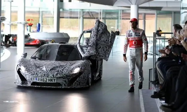 Video: Jenson Button prueba el McLaren P1