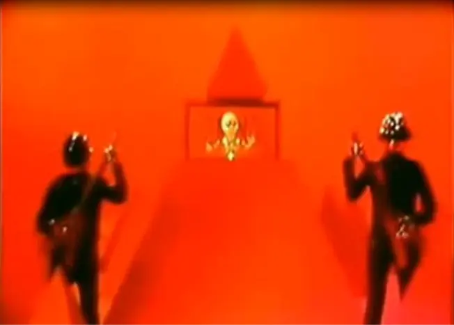 Daft Punk Illuminati y Otros Más