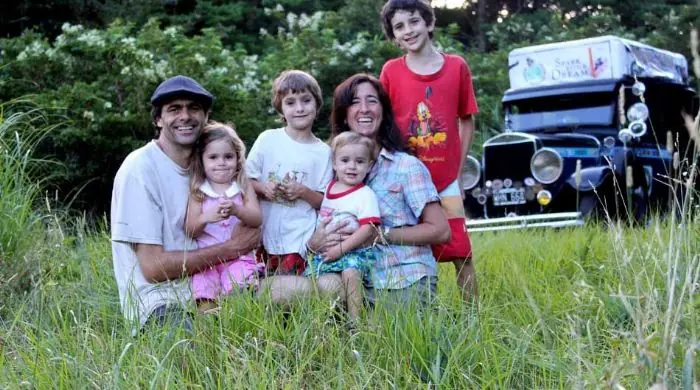 Familia argentina recorre el mundo hace 11 años