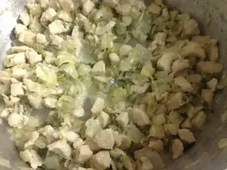Sorrentinos de Pollo, Verdeo, Apio, Nuez y Queso[FotoReceta]