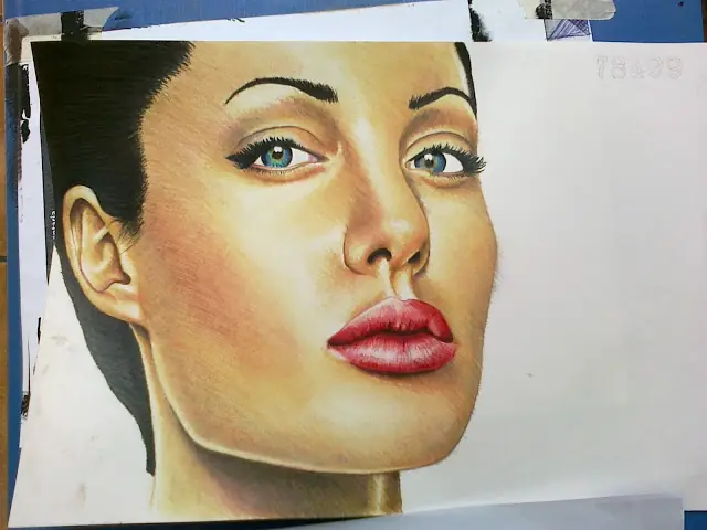 Retrato de Angelina Jolie paso a paso