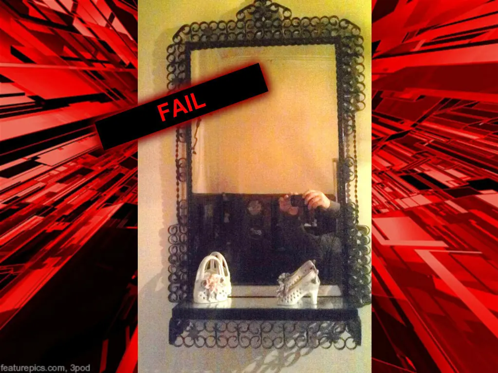 FAIL "Lo que Espeja el Espejo"