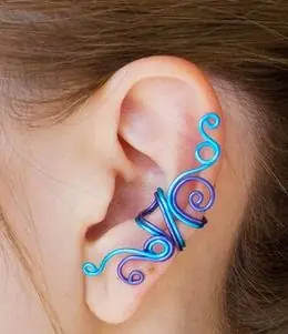 Aretes pegados a la oreja