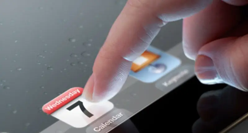 La pantalla del nuevo iPad vista con un microscopio