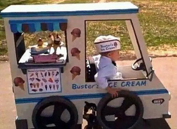 Le hizo un disfraz a su hijo que esta en silla de ruedas