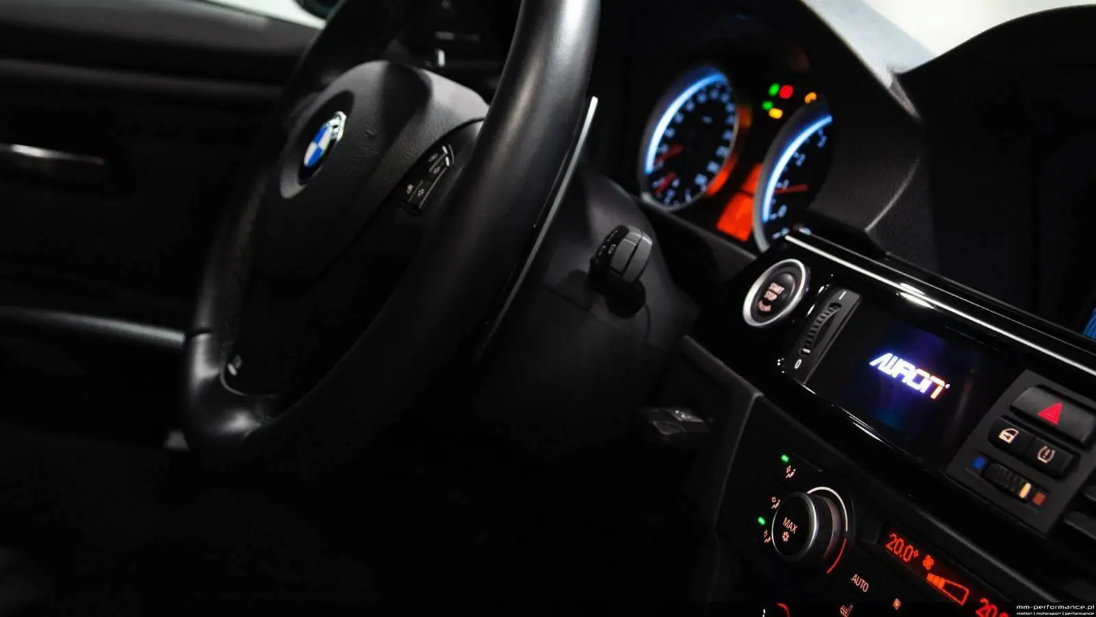Bmw M3 e92 Forzen Black Edition y 1M White Angel