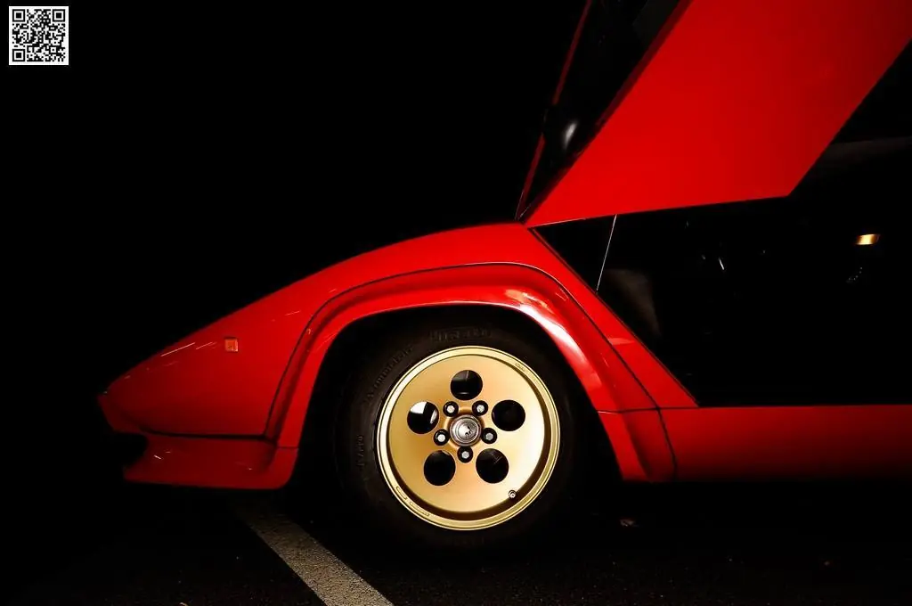 Lamborghini Countach, Murcielago SV y Nissan Skyline