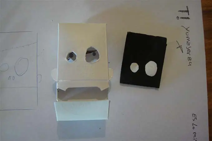 Muneco de carton