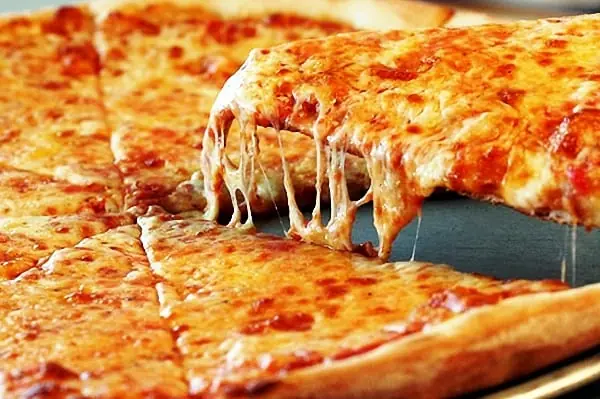 Gran pizza a los 4 quesos...