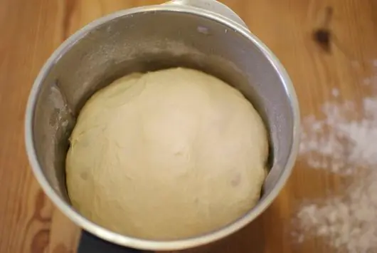 Pan Indio relleno de Queso y cebolla .