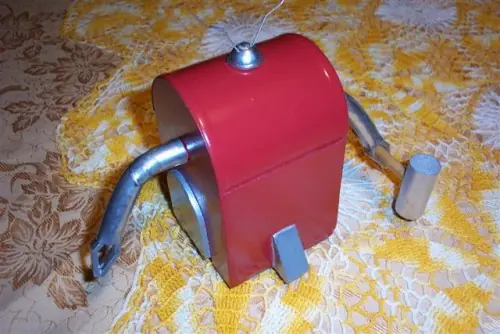 Crea al Robot de los Simpson (hazlo tu mismo)