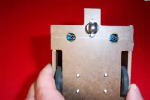 Crea al Robot de los Simpson (hazlo tu mismo)