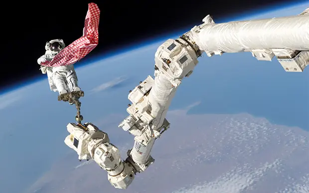 Nasa prohibe sacudir mantel en el espacio exterior