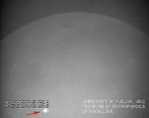 Logran grabar el impacto de un asteroide contra la luna