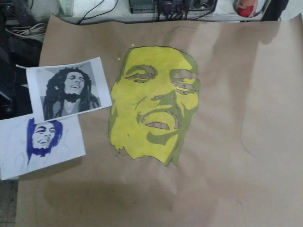 pintando un Bob Marley, espero les guste
