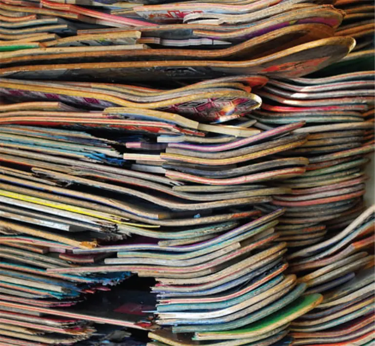 Japonés Convierte Patinetas Impresionantes Esculturas