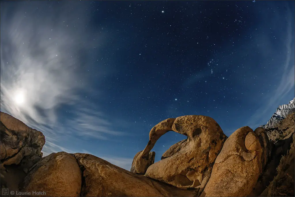 Salida de la Luna y arco de Möbius