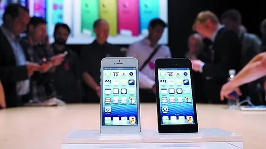 Otro accidente con un iPhone: una mujer resultó herida en l