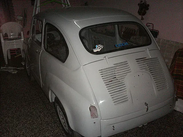 600