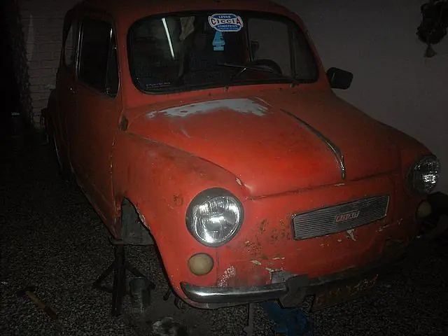 600