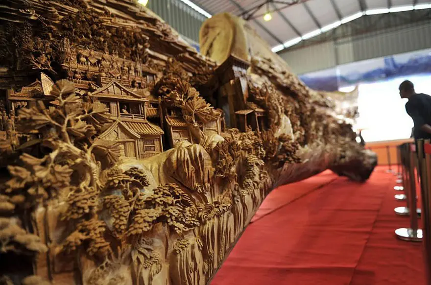 la mayor escultura de madera