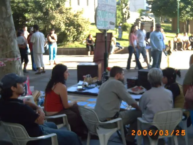 30.000 mil desaparecidos present
