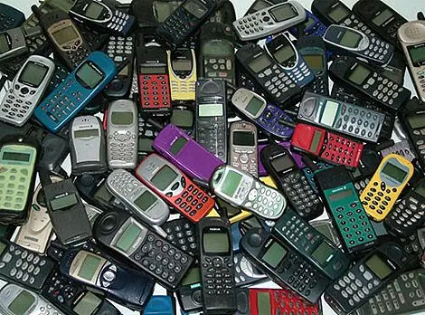 Vendía teléfonos online y en su lugar enviaba piedras