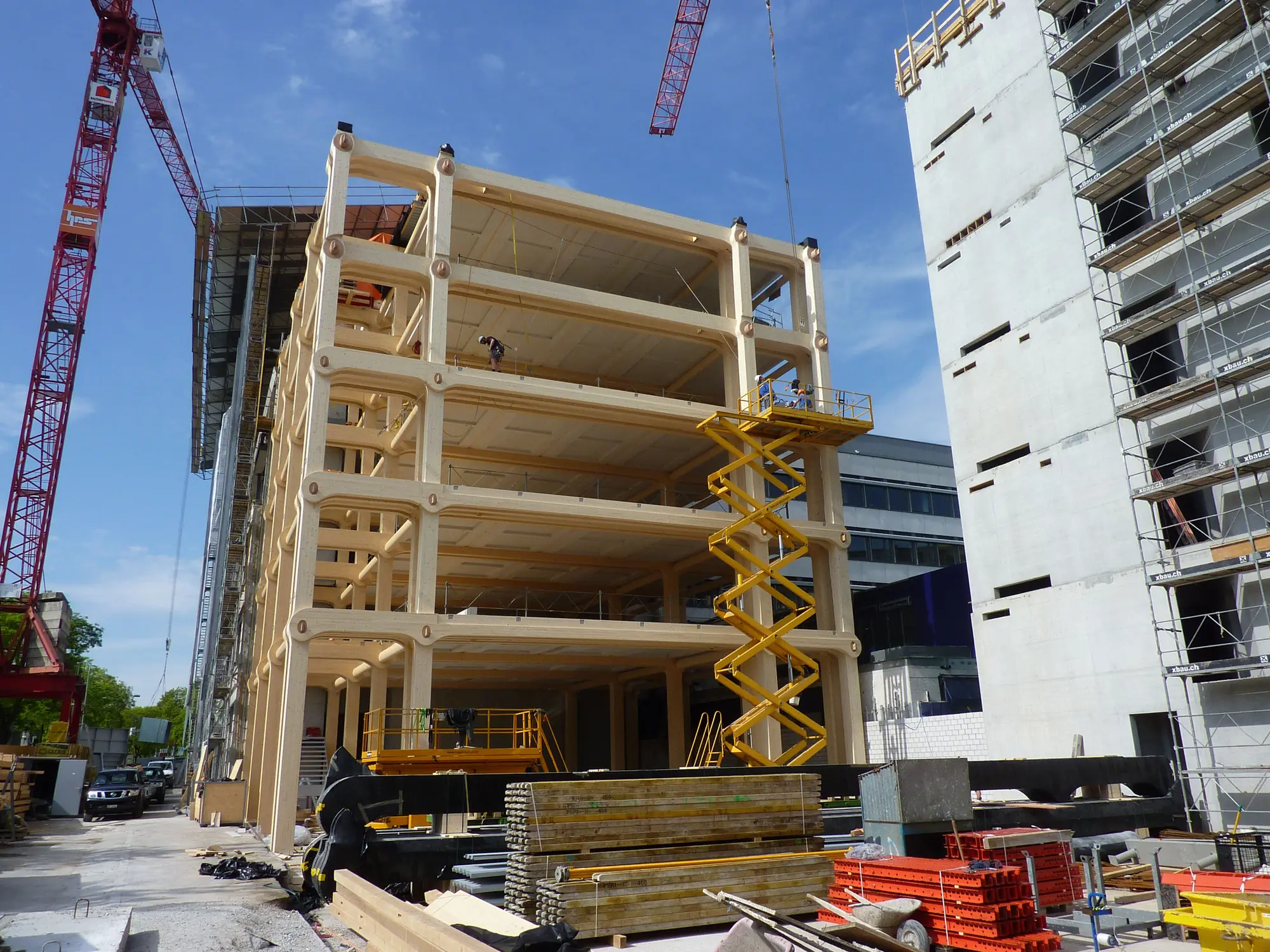 Edificio, estructura de madera, Shigeru Ban Architects
