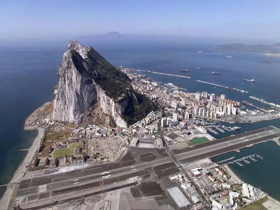 ¿Por que Gibraltar no es Español?