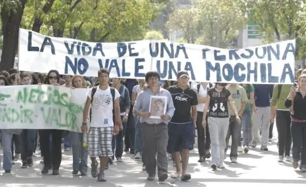 Uruguay, Fugaron 13 menores de INAU