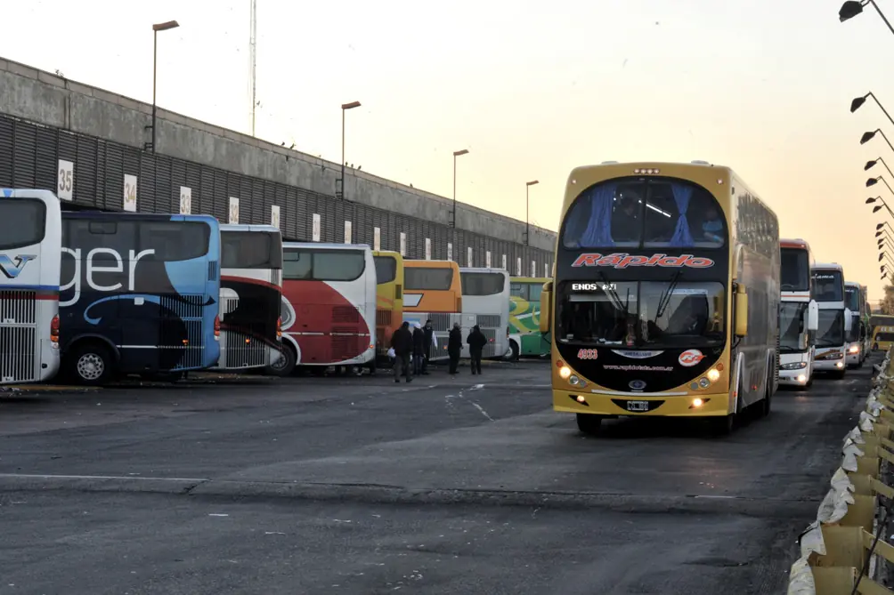Los estudiantes pagan menos en viajes de larga distancia