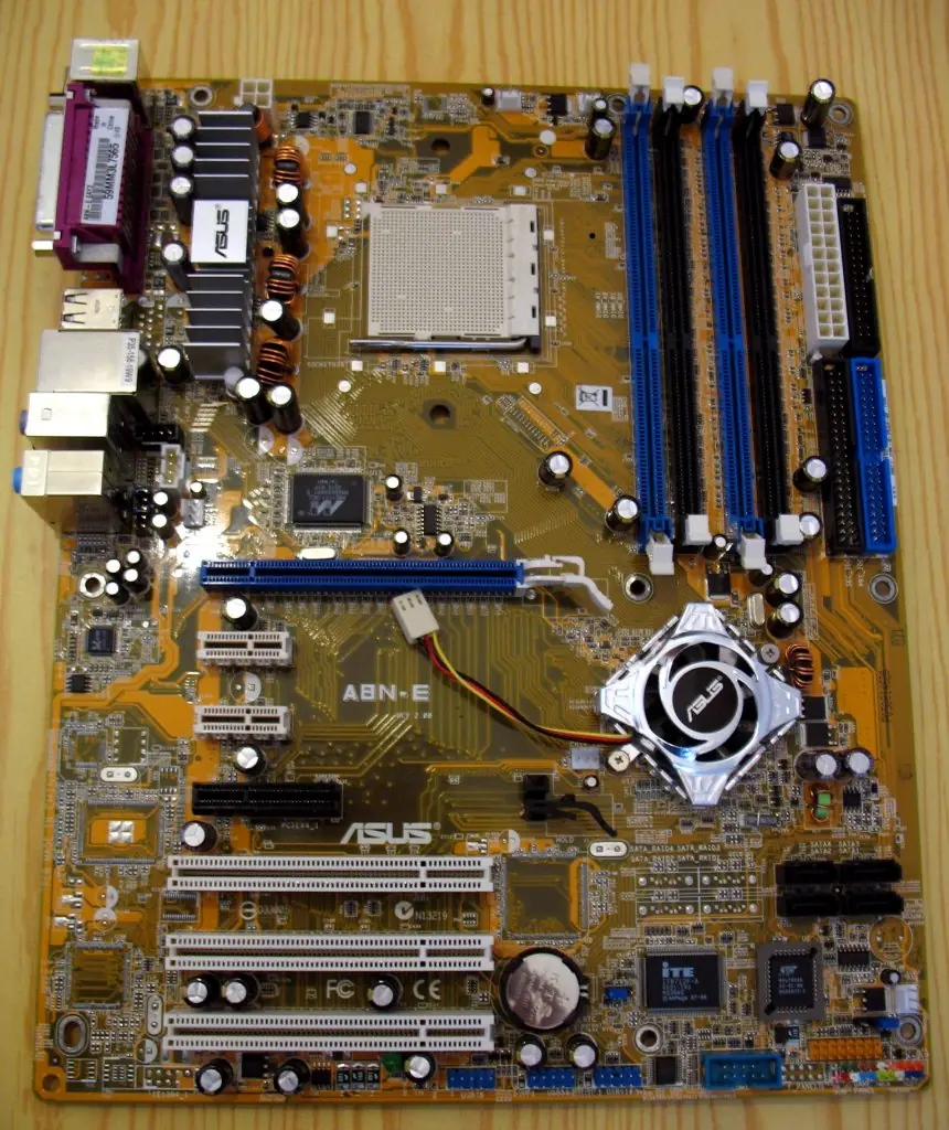 Reparar PC. Cambiar de placa base/Motherboard