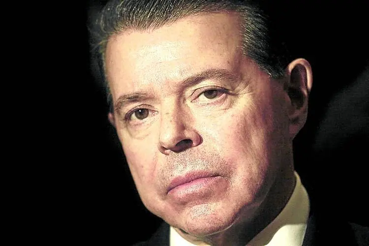 Oyarbide frenó un allanamiento por un llamado K