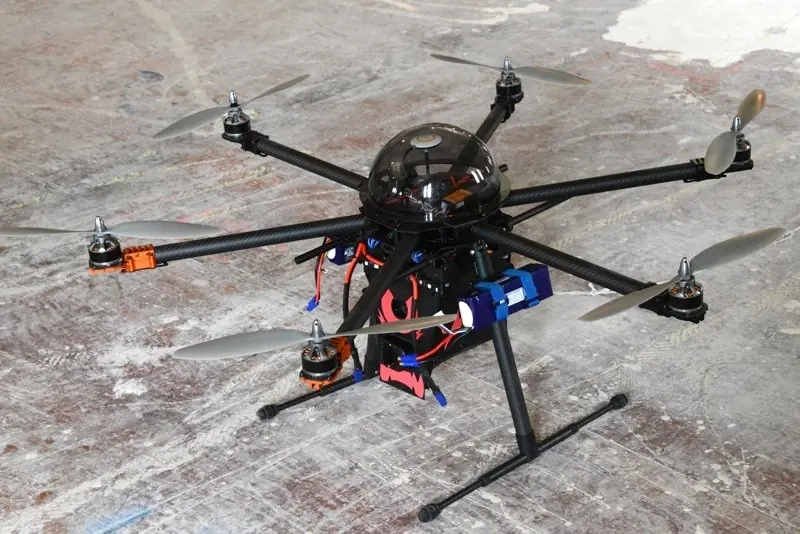 Presentan un 'drone' con pistola eléctrica