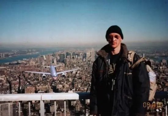 Imagen original del turista en las torres gemelas