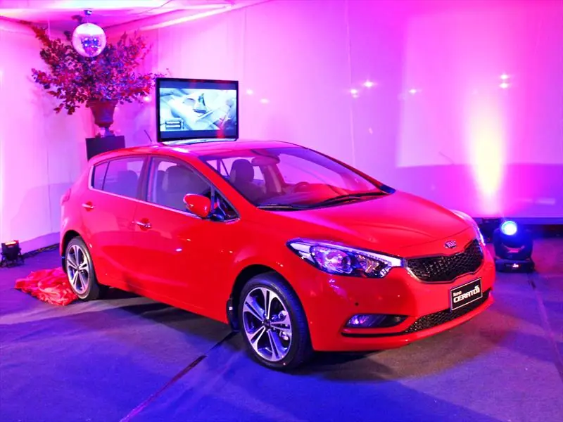 Kia Cerato 5 2014: Ya está en Chile