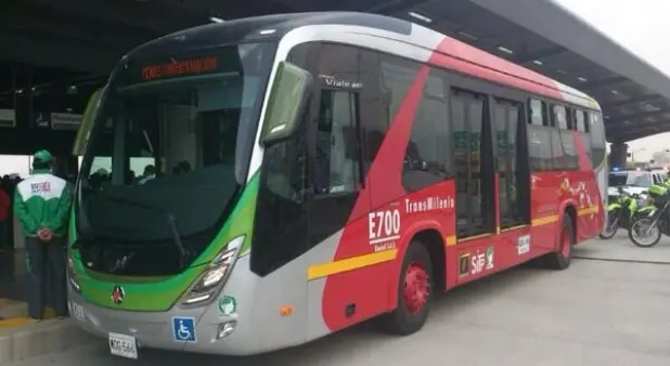 Bogotá lanza flota de 200 buses híbridos para TransMilenio