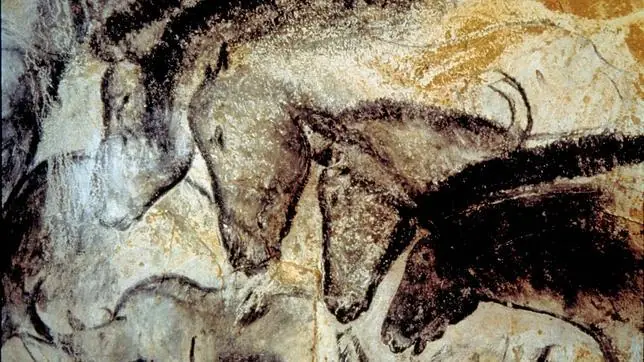 El cavernícola pintaba caballos reales.