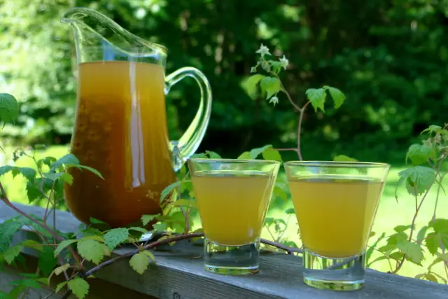 bebida natural y muy refrescante Chicha de piña......