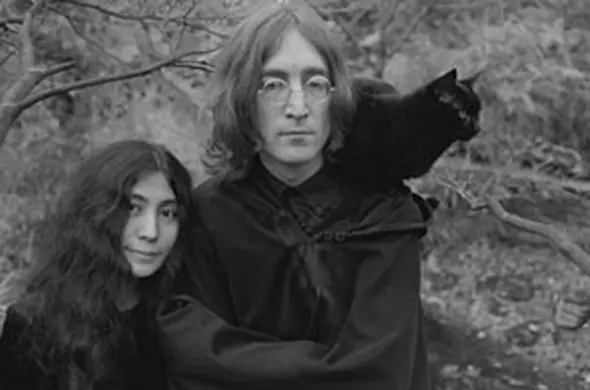 John Lennon, el hombre de los quince gatos.