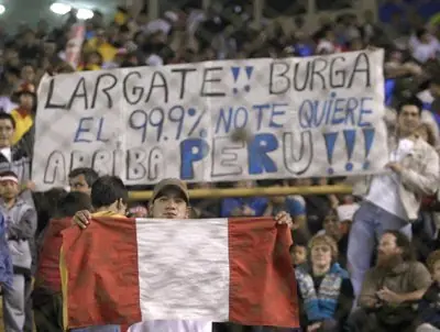 Desastre del futbol peruano gracias a manuel burga