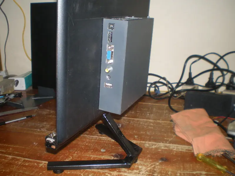 Como armar un monitor de pc con un pantalla lcd de notebook