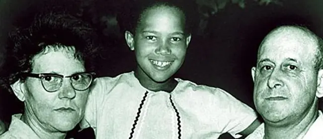 La niña que ridiculizó al Apartheid.
